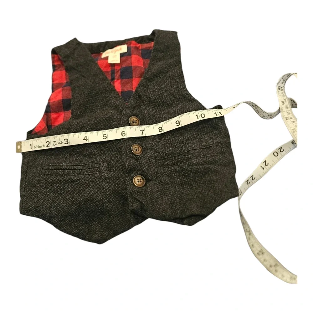 Cat & Jack Kid Size 18M Sleeveless Button Up Vest